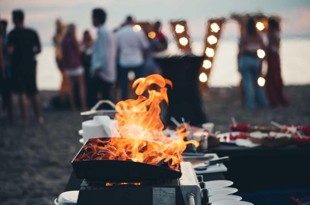 Offre Catamaran Lucile Banc de Sable Bohème, soirée au crépuscule sur une plage de sable blanc