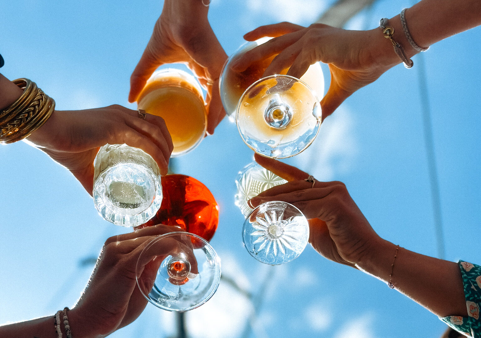 Cocktails Toast Open Bar sur le Catamaran Lucile lors de votre soirée d'entreprise en France