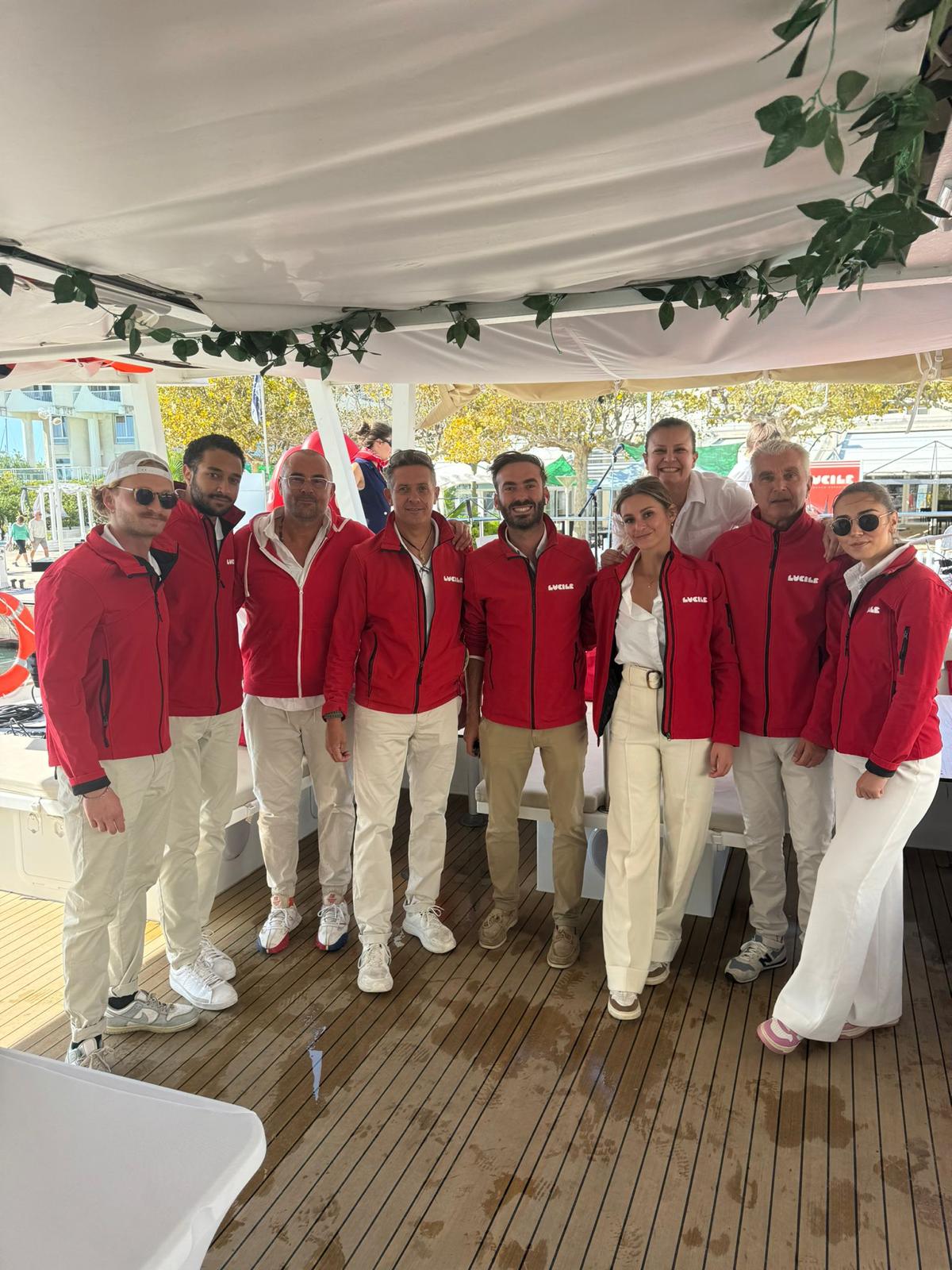 Equipage navire Catamaran Lucile II chefs capitaine hotes Catamaran Lucile