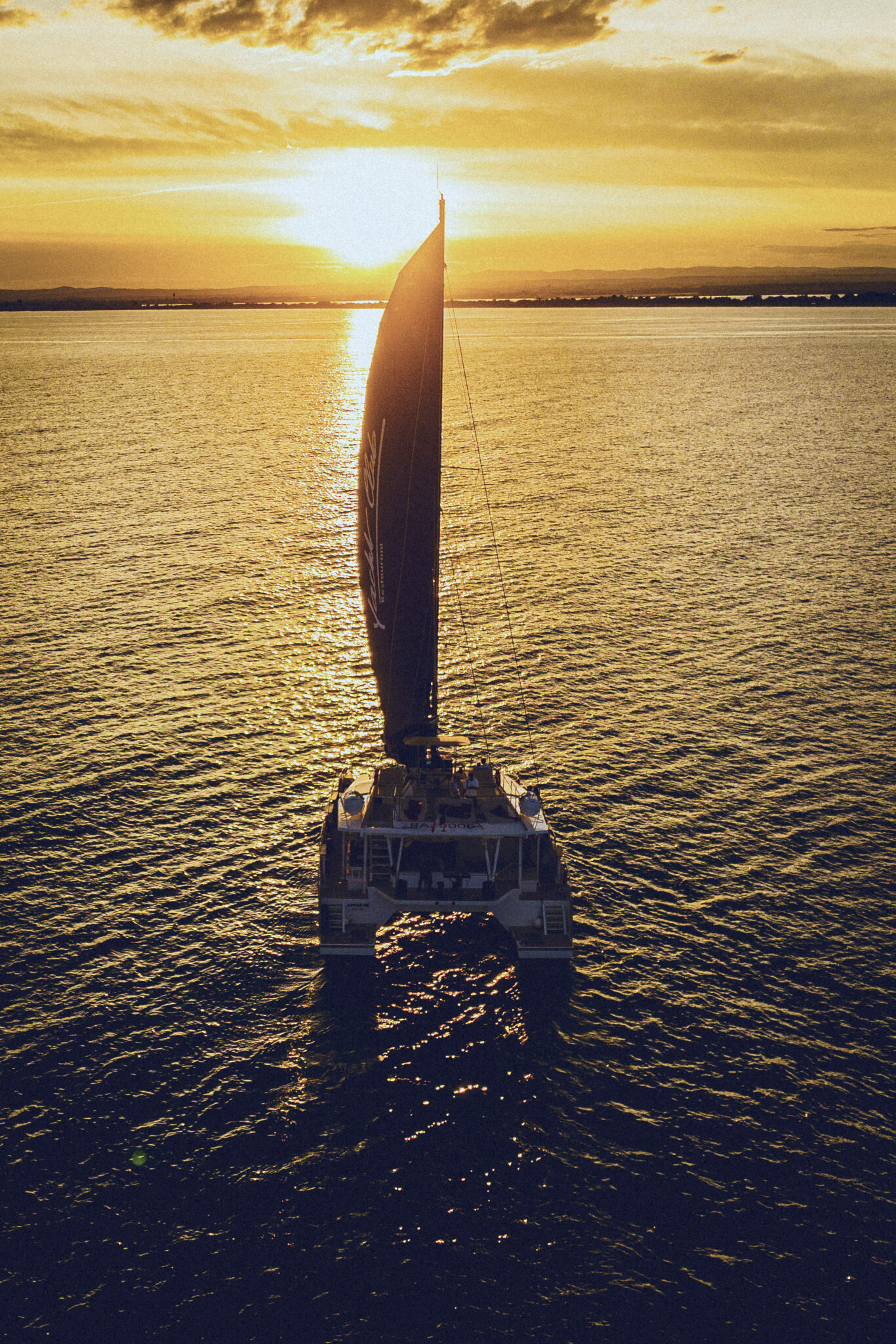 Sunset bateau Catamaran Lucile à la Grande Motte sorties en bateau