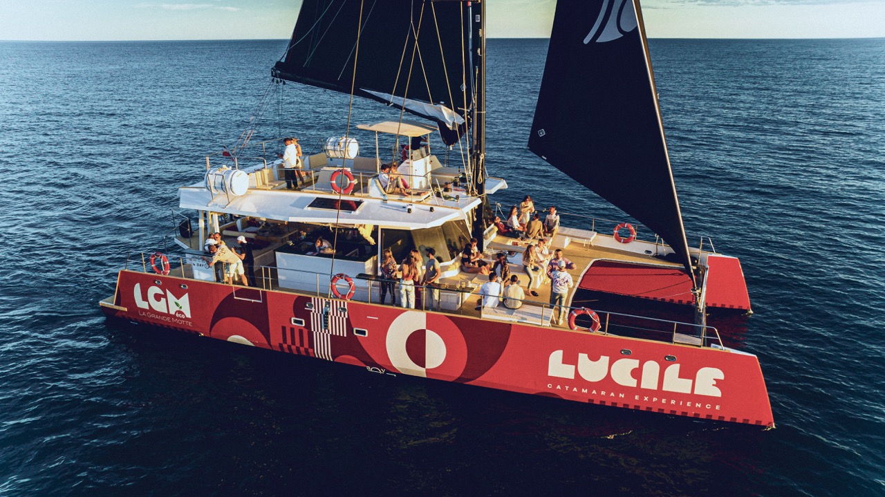 Comparaison deux catamarans La Grande-Motte