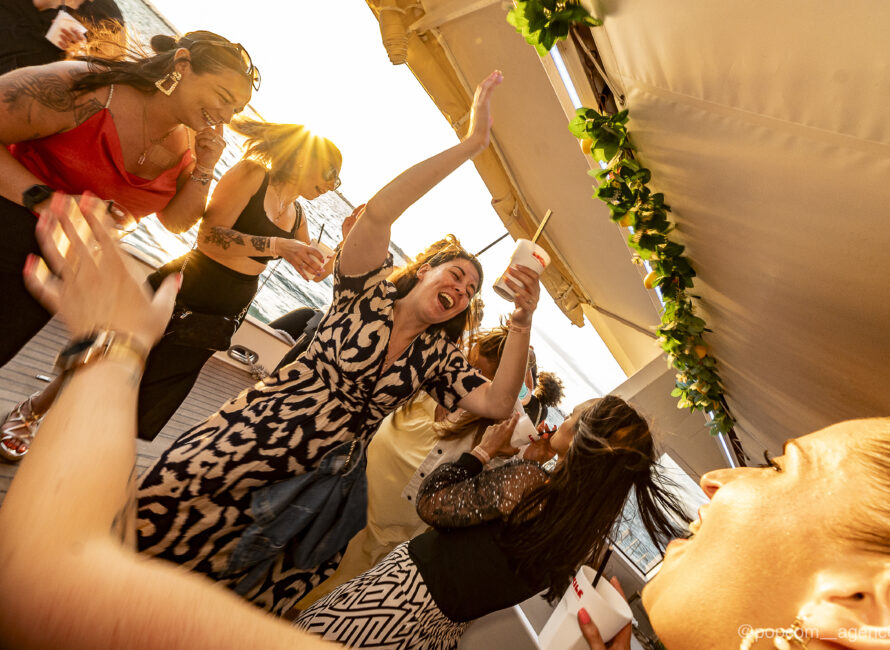 Famous VIP Party EVG EVJF Montpellier Catamaran