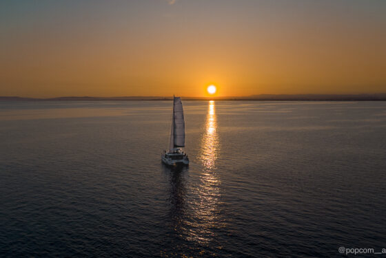 Coucher de soleil depuis catamaran La Grande-Motte